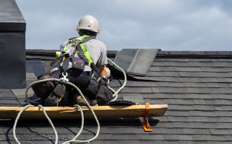 Important Legality Concerns: Why You Need a Licensed Roofing Company