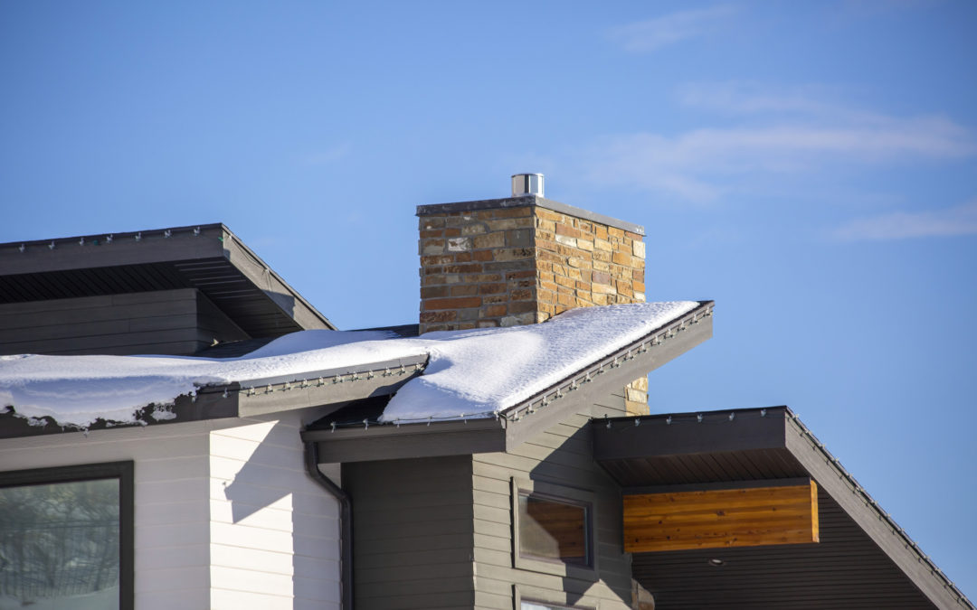 How to Handle Insurance Claims for Roof Damage: A Homeowner’s Guide